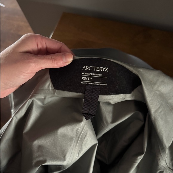 Arc'teryx Women's Zeta Superlight (SL) GORE-TEX jacket - Picture 13 of 13